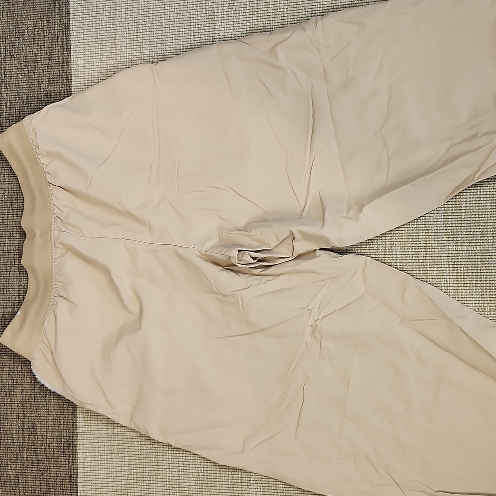 Nike Jogger With Sherpa Lined Pockets And Accent S - Picture 5 of 10